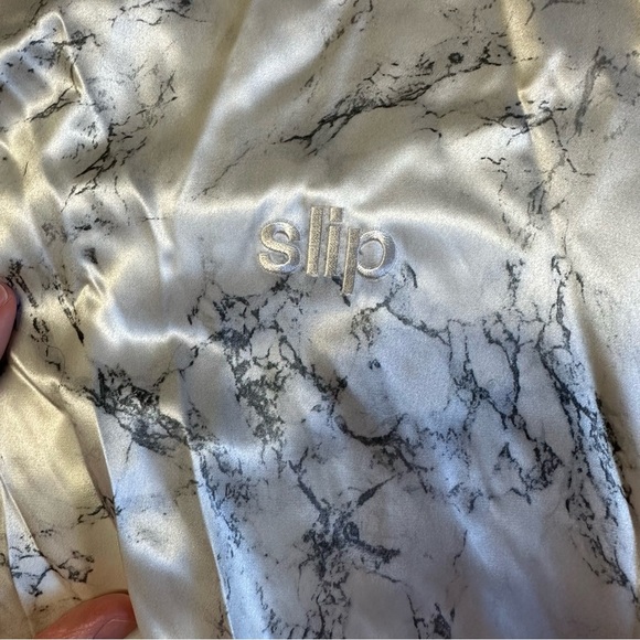 Slip Silk Marble Robe - Picture 2 of 7